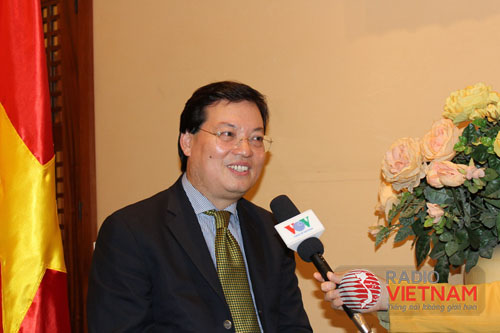 ນາຍົກລັດຖະມົນຕີ ຫວຽດນາມ ຢ້ຽມຢາມ ຝລັ່ງ ປະກອບສ່ວນຍົກສູງ ການພົວພັນລະຫວ່າງ 2 ປະເທດຢ່າງແທດຈິງ